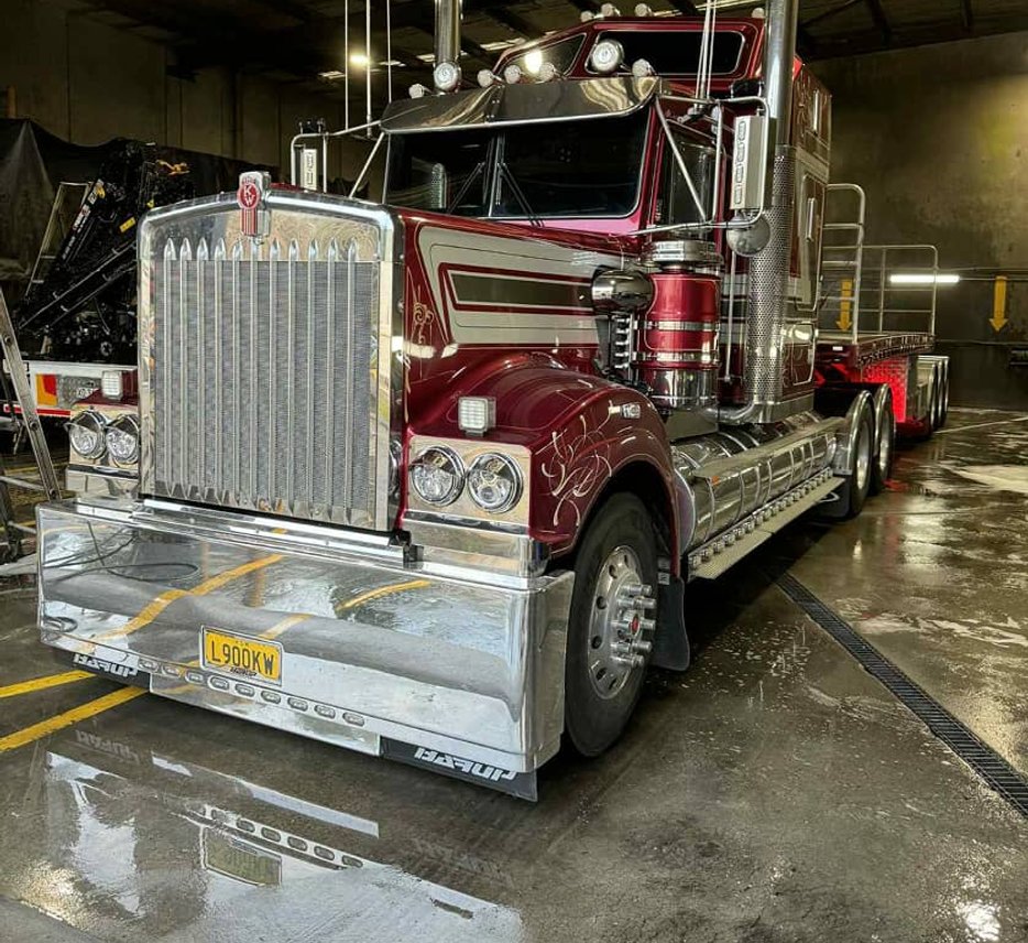 Professional Wax Service for Fleet Protection